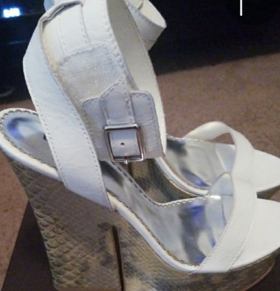 Bebe Sydney wedges white and black pair both sz 10 - Picture 3 of 5